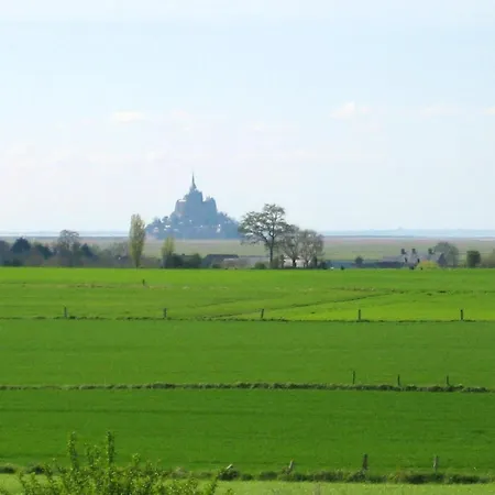 Maison De Charme Avec Jardin A Courtils, Proche Du Mont Saint-michel * Courtils