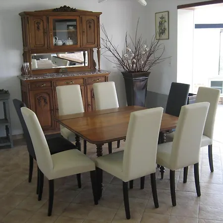 بيت للعطل Maison De Charme Avec Jardin A Courtils, Proche Du Mont Saint-michel