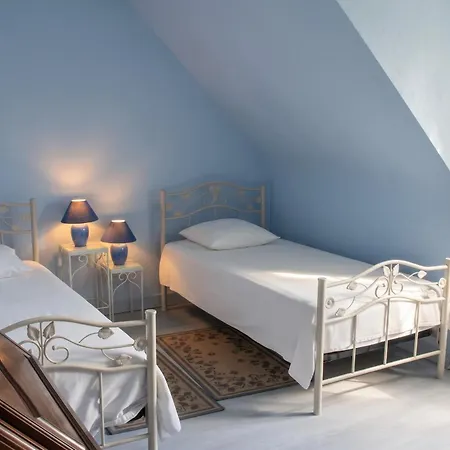 Maison De Charme Avec Jardin A Courtils, Proche Du Mont Saint-michel Holiday home *