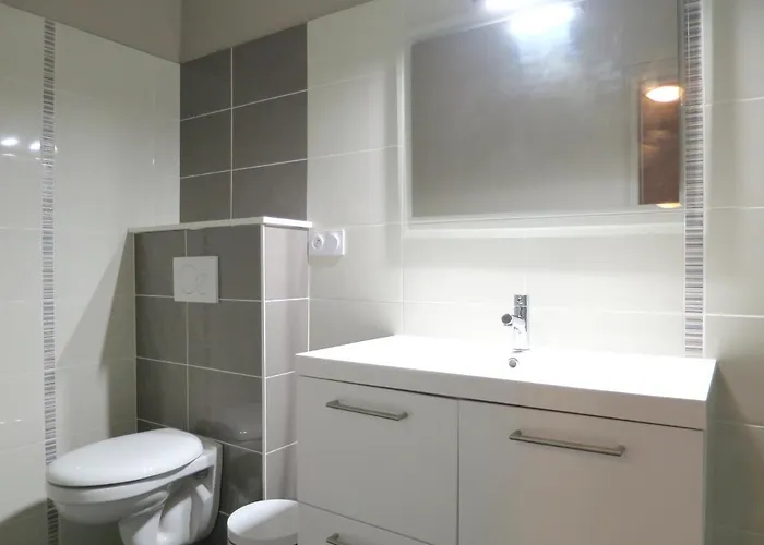 Feriehus Maison De Charme Avec Jardin A Courtils, Proche Du Mont Saint-michel