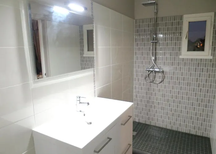 Maison De Charme Avec Jardin A Courtils, Proche Du Mont Saint-michel *