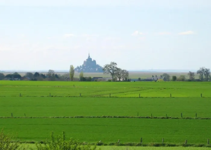 Maison De Charme Avec Jardin A Courtils, Proche Du Mont Saint-michel * Courtils