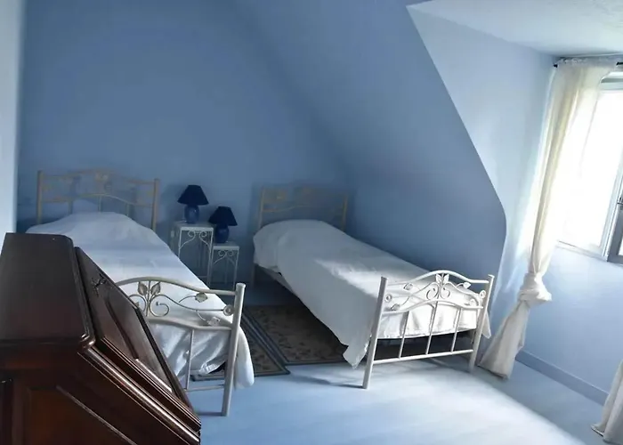 Maison De Charme Avec Jardin A Courtils, Proche Du Mont Saint-michel Feriehus Courtils