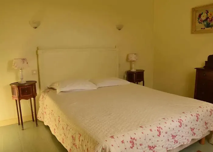 Feriehus Maison De Charme Avec Jardin A Courtils, Proche Du Mont Saint-michel Courtils